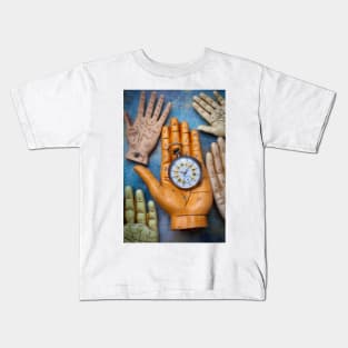 Rascette Hand Holding Pocket Watch Kids T-Shirt